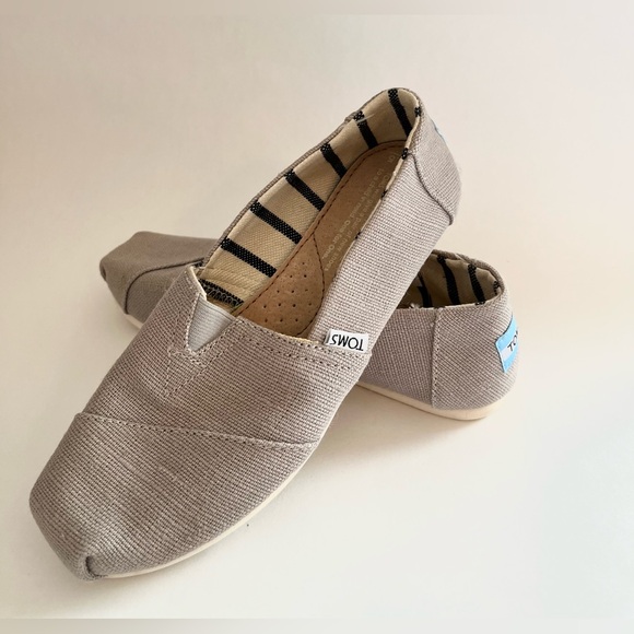 TOMS // Classic Canvas Alpargata Slip-On Shoes // Taupe // W5.5 - Picture 1 of 6